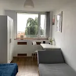Hostello Airport Strzegomska - W Pelni Wyposazone Hostel *