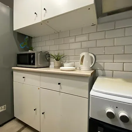 Hostello Airport Strzegomska - W Pelni Wyposazone Vratislav