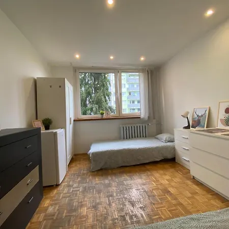 Hostello Airport Strzegomska - W Pelni Wyposazone *