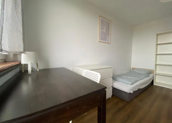 Auberge de jeunesse Hostello Airport Strzegomska - W Pelni Wyposazone