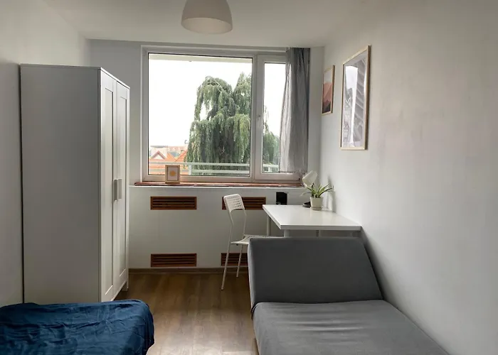 Hostello Airport Strzegomska - W Pelni Wyposazone Auberge de jeunesse *